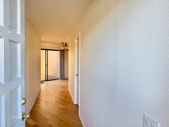 8316 Via Sonoma in San Diego, CA - Building Photo - Building Photo