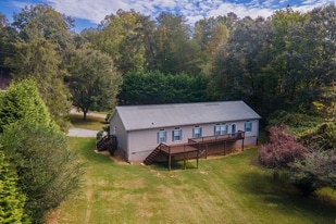 407 Monteith Gap Rd in Cullowhee, NC - Building Photo