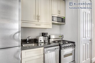 202 E 13th St in New York, NY - Building Photo - Building Photo