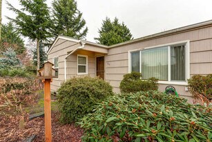736 3rd Ave N in Kent, WA - Building Photo
