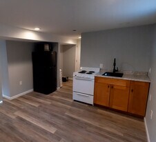 1000 Charles St, Unit Basement Apartment in Mechanicsburg, PA - Building Photo