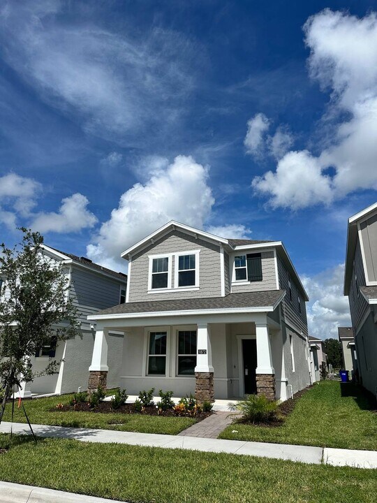 1872 Bright Sky Dr in Kissimmee, FL - Building Photo