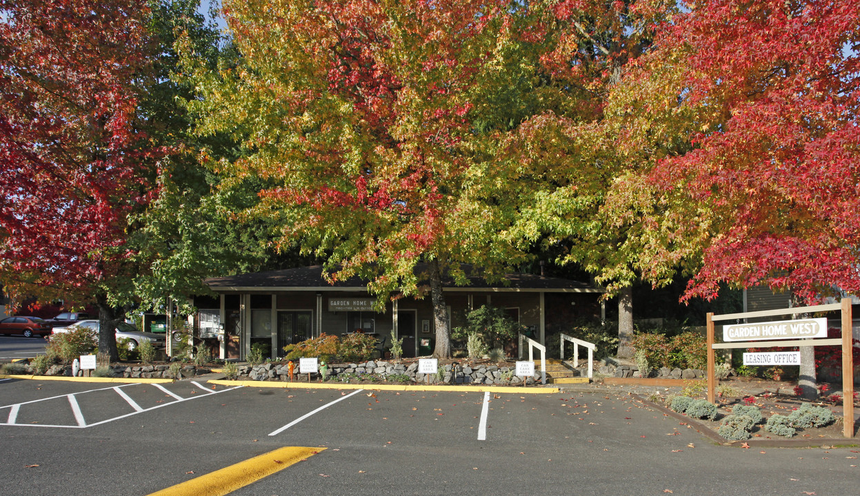 Garden Home 1 in Portland, OR - Building Photo