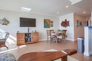 190 Del Mar Shores Terrace in Solana Beach, CA - Building Photo