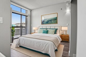 Cielo in Panorama City, CA - Foto de edificio - Building Photo