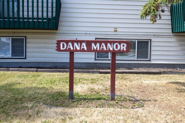 Dana Manor in Red Deer, AB - Building Photo - Building Photo