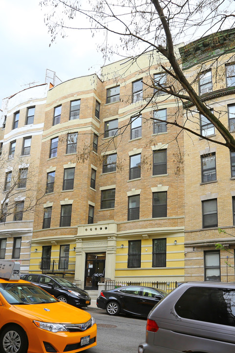 8 Saint Nicholas Ter in New York, NY - Building Photo