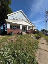 915 Highland Rd NE in Canton, OH - Building Photo