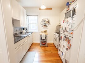 12 Hamlin St in Cambridge, MA - Building Photo