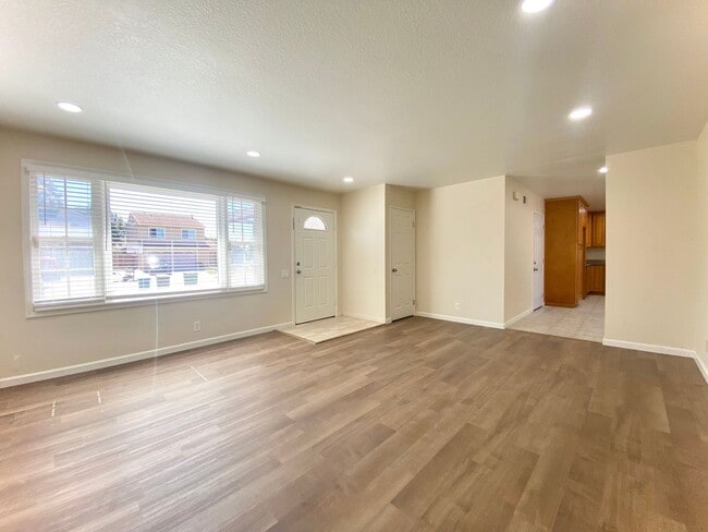 33025 Calistoga St in Union City, CA - Building Photo - Building Photo