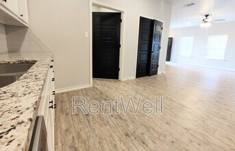 2215 Quitman Ave in Lubbock, TX - Building Photo - Building Photo