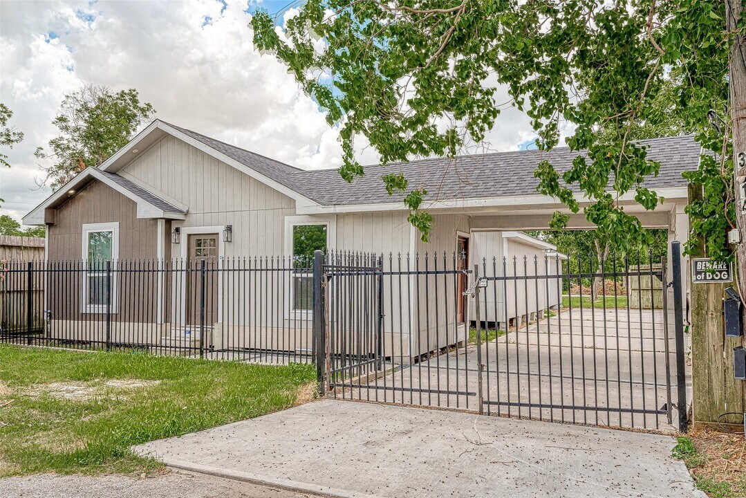 3014 Delia St in Houston, TX - Building Photo