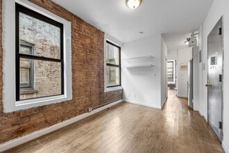 248 Broome St in New York, NY - Foto de edificio - Building Photo