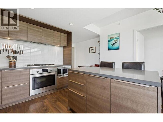 1550 Fern St in North Vancouver, BC - Building Photo - Building Photo