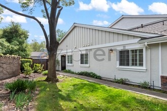 6 Sandpebble Ct in Danville, CA - Foto de edificio - Building Photo