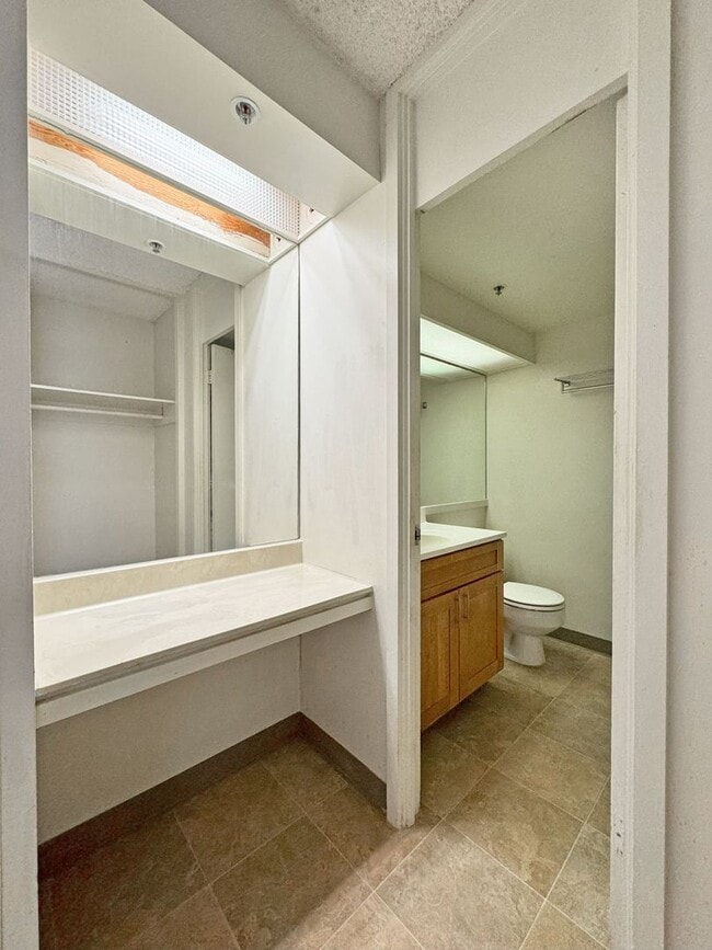 364 Seaside Ave-Unit -1109 in Honolulu, HI - Building Photo - Building Photo