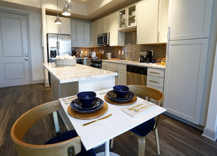 Park Central Raleigh Apartments in Raleigh, NC - Building Photo - Interior Photo