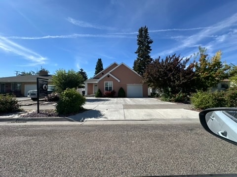 property at 368 E 21st St