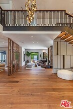 927 Whittier Dr in Beverly Hills, CA - Foto de edificio - Building Photo