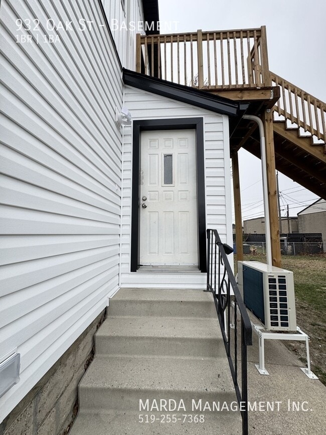 932 Oak Ave in Windsor, ON - Building Photo - Building Photo