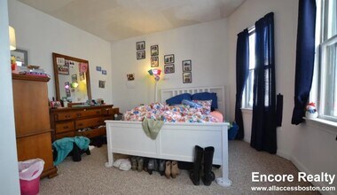 26 Haskell St, Unit 1 in Boston, MA - Building Photo - Building Photo