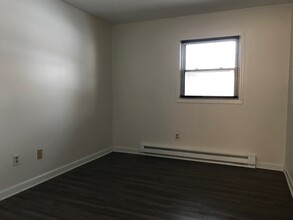 231 Lime Ridge Rd, Unit 4 in Poughquag, NY - Foto de edificio - Building Photo