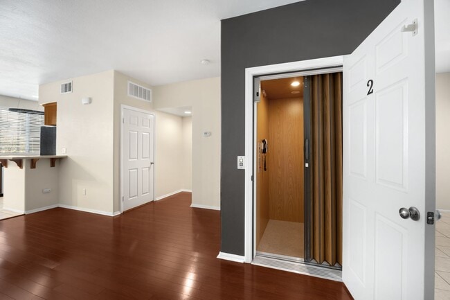 property at 1565 Ledgestone Ln