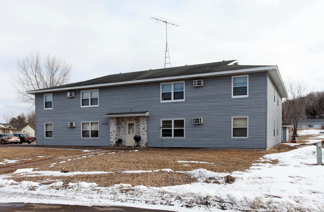 3020 Schabacker Ct in Menomonie, WI - Building Photo