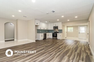 1708 Joyce St, Unit Q201 in Arlington, TX - Building Photo - Building Photo