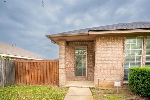 309 Crowe Dr in Euless, TX - Building Photo - Building Photo