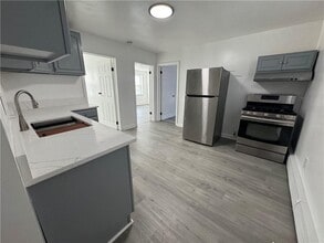 93 Stanton St in Providence, RI - Foto de edificio - Building Photo