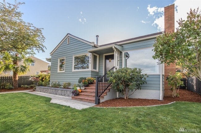 property at 2419 N Wycoff Ave