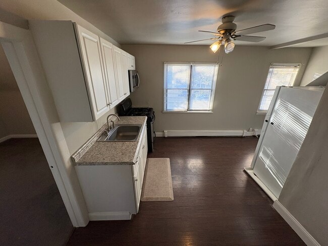 560 Muncey Rd, Unit 2 in West Islip, NY - Building Photo - Building Photo