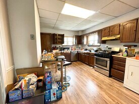26 Harbor View St, Unit 3 in Boston, MA - Building Photo