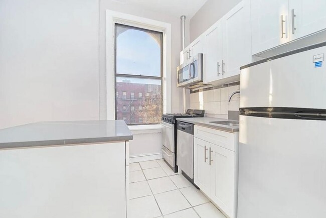 1707 Amsterdam Ave in New York, NY - Building Photo - Building Photo