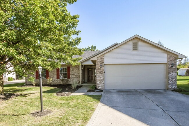 property at 8165 Shortleaf Ct