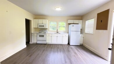 8 Marie Rd in Highland, NY - Building Photo - Building Photo
