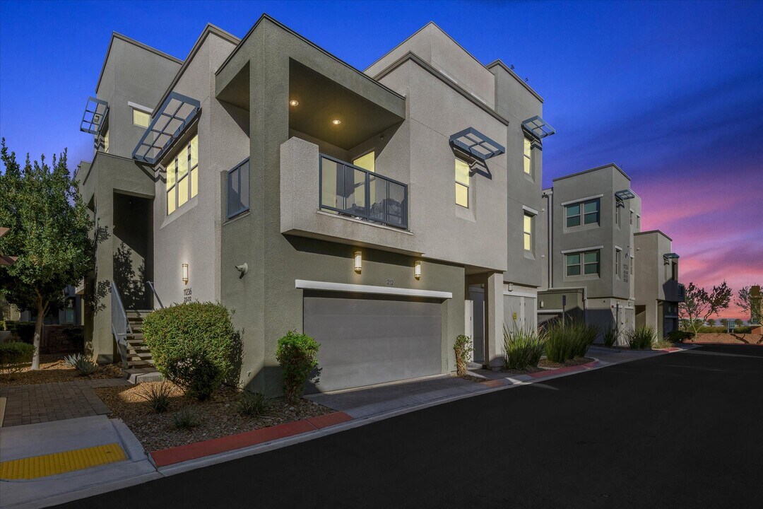 11236 Rainbow Peak Ave in Las Vegas, NV - Building Photo