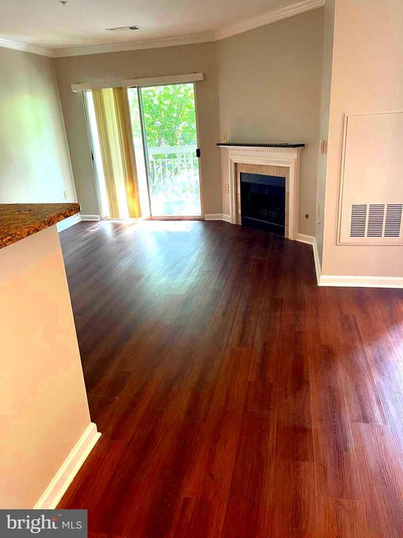 property at 2204 Westcourt Ln