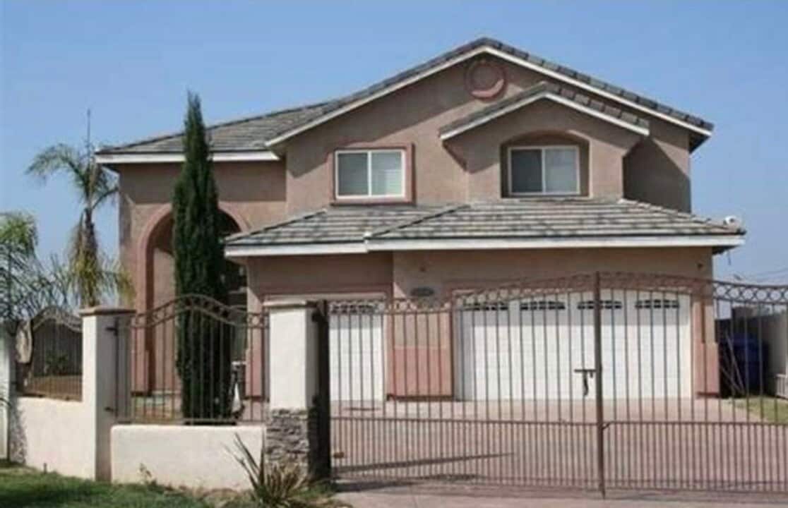 1854 Peaceful Ct in San Diego, CA - Building Photo