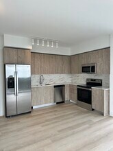 4314 SW 49th Ct, Unit B in Fort Lauderdale, FL - Foto de edificio - Building Photo