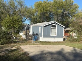 11725 W Farm to Market 2790 S in La Coste, TX - Building Photo