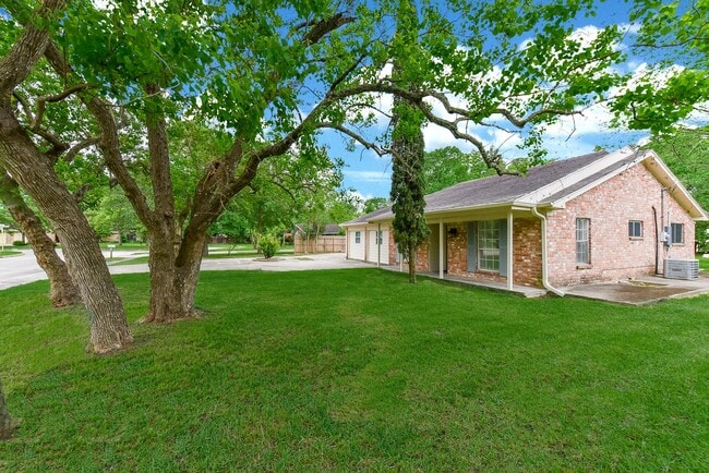 property at 18610 Anne Dr