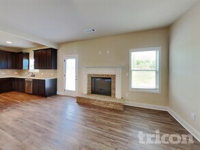 118 Massey Ln in Locust Grove, GA - Foto de edificio - Building Photo