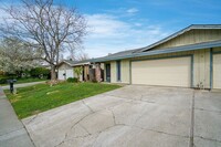 9127 Nasreen Dr in Sacramento, CA - Building Photo - Building Photo