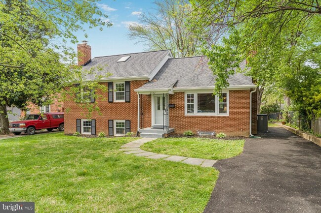 property at 2622 N Lexington St