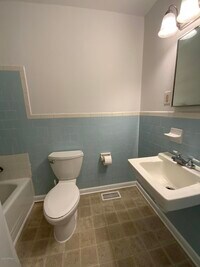 5 McArthur Dr photo'