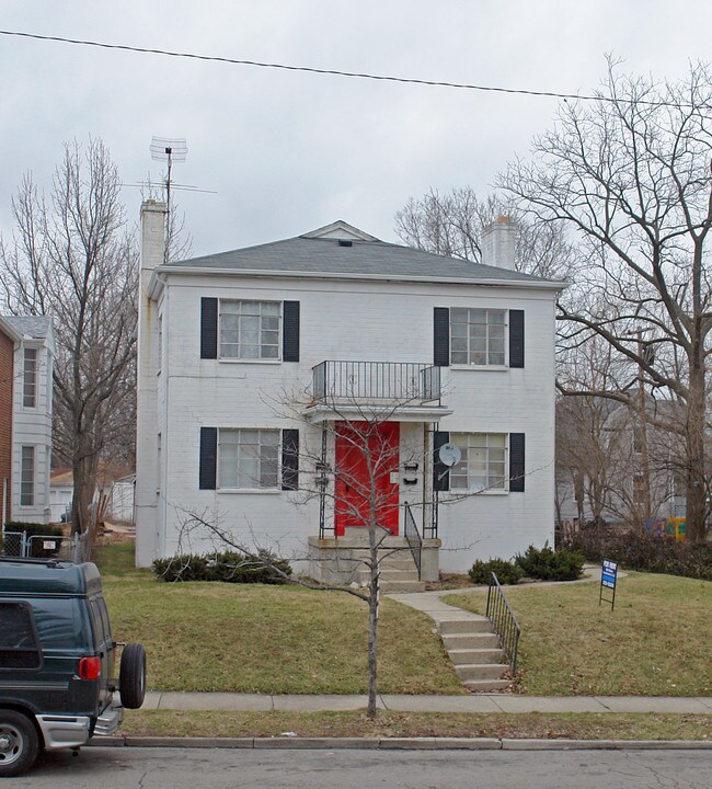 319 W Fairview Ave in Dayton, OH - Building Photo