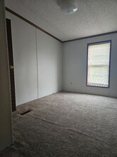2667 Popham Rd in Rhodelia, KY - Foto de edificio - Building Photo