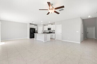 9527 Channing Hill Dr in Sun City Center, FL - Building Photo - Building Photo